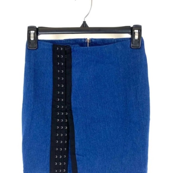 THE SNOOKI SHOP
DENIM HOOK AND EYE SKIRT - EXTRA SMALL - Picture 1 of 3